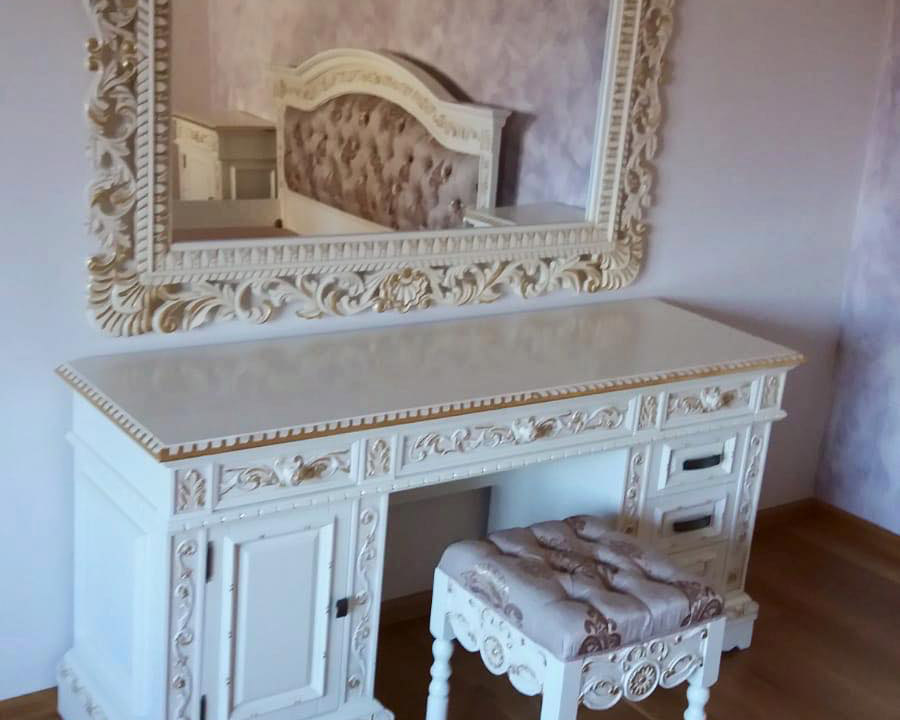 Mobilier sculptat